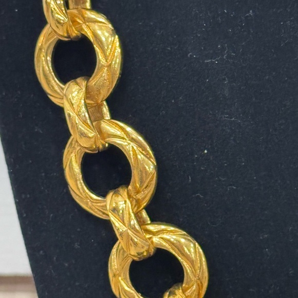 Vintage CHANEL 24k Gold Plated 1970s Chunky Statement Engraved Choker Necklace - Picture 5 of 9